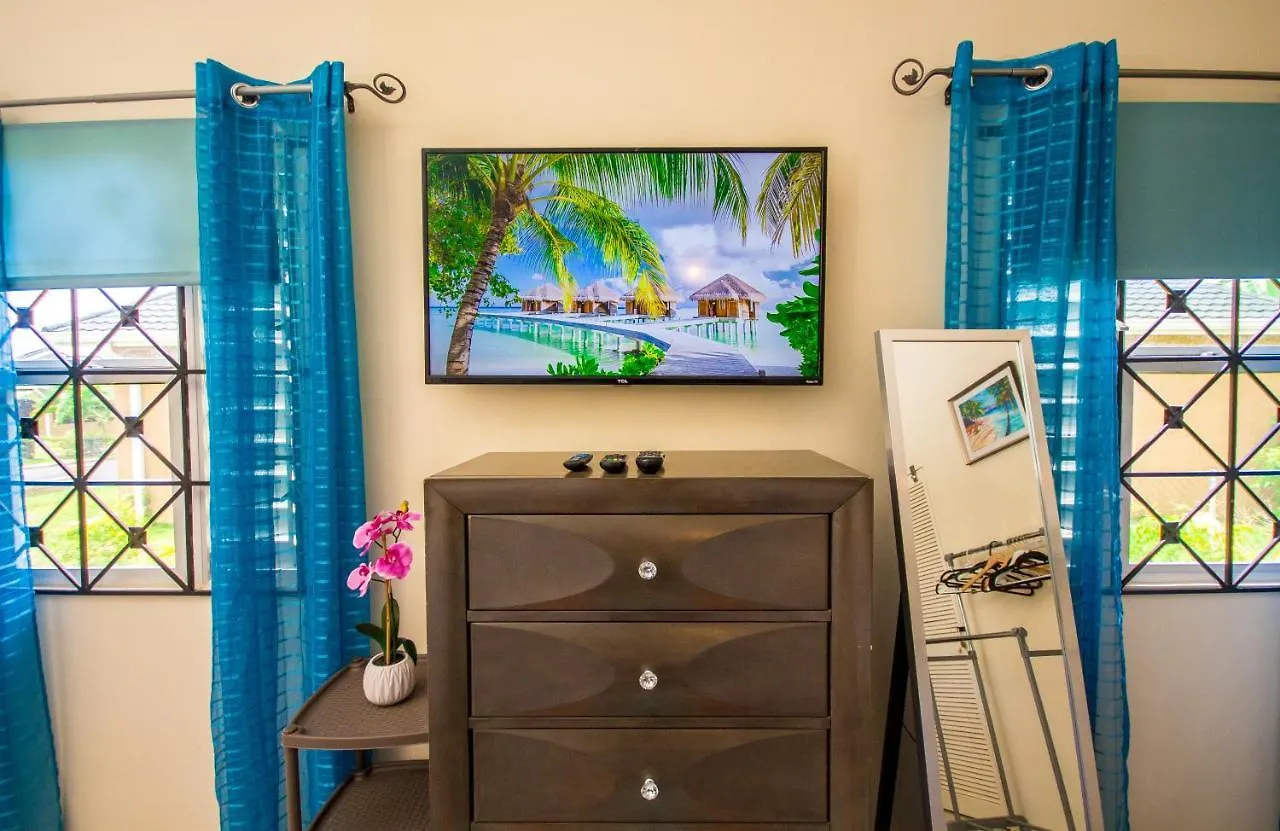 Ochi Rios Drax Hall 3 Bed Sleeps 7 Exquisitely Fully Furnished Accommodations Ocho Rios 0*,